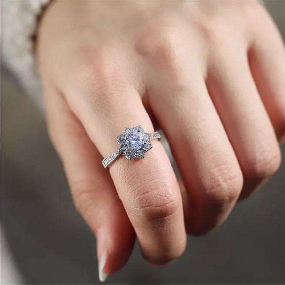New Round Cut Flower 925 Silver Women’s Ring - Picture 5 of 6
